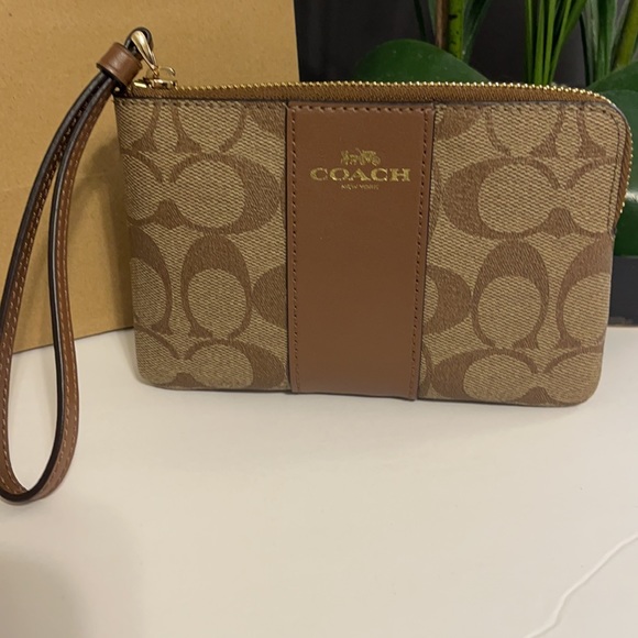 Signature Coach wristlet - Picture 2 of 4